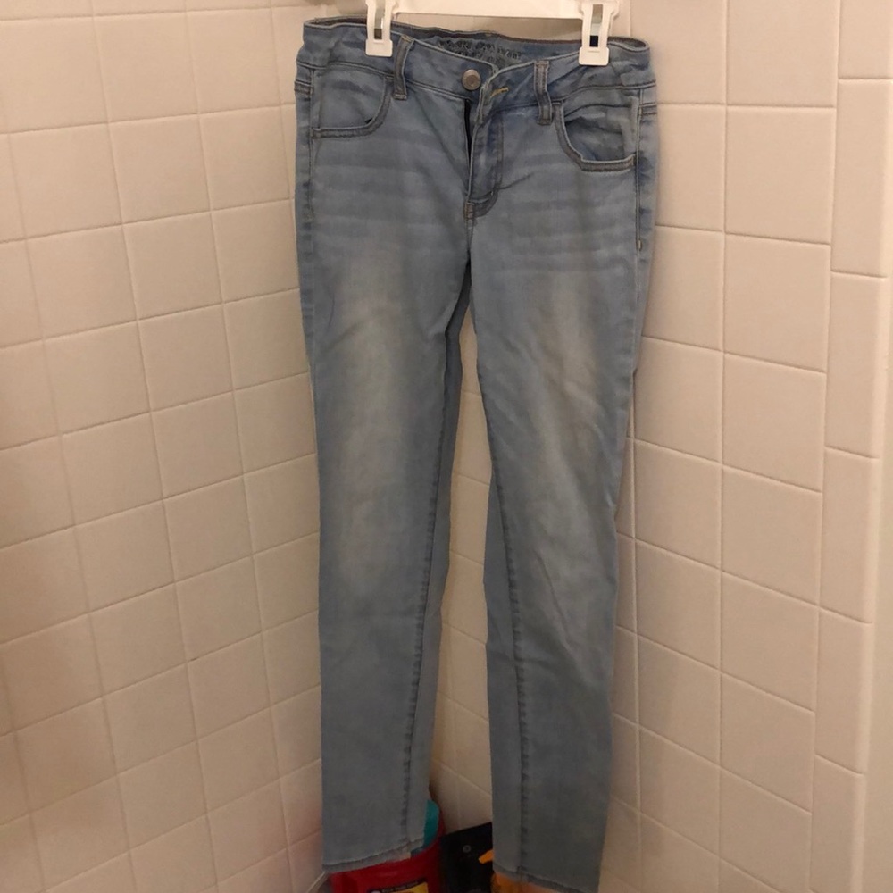Light wash skinny jeans AE